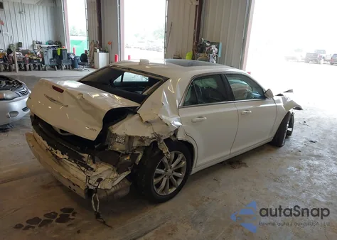 2015 Chrysler 300 Limited from USA, damaged, VIN 2C3CCARG4FH831486